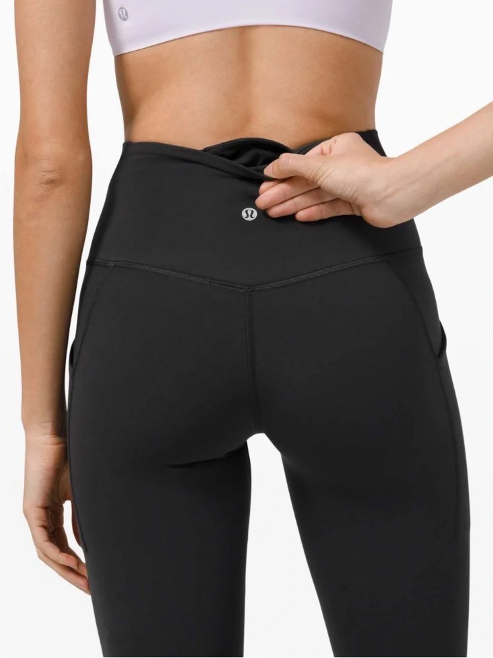 Lululemon Wunder Crop w/ pockets and mesh